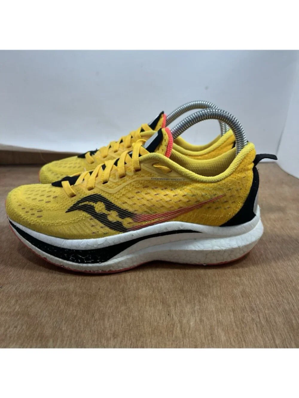 Saucony Endorphin Speed 2 Womens Running Shoes Sneakers Size 7 Yellow
